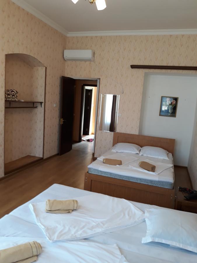 Guesthouse Gia ティビリシ エクステリア 写真