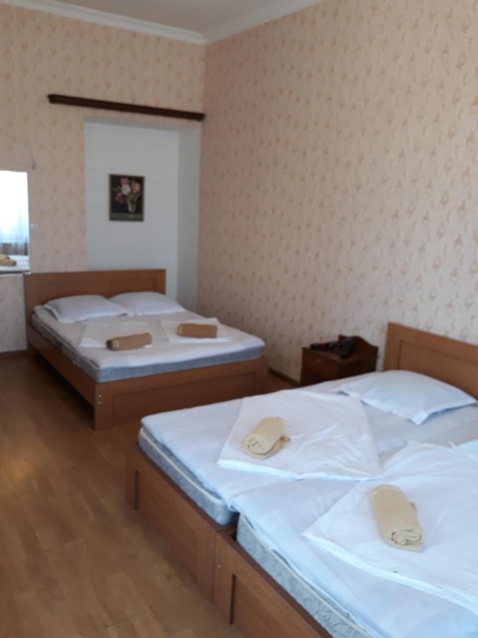 Guesthouse Gia ティビリシ エクステリア 写真